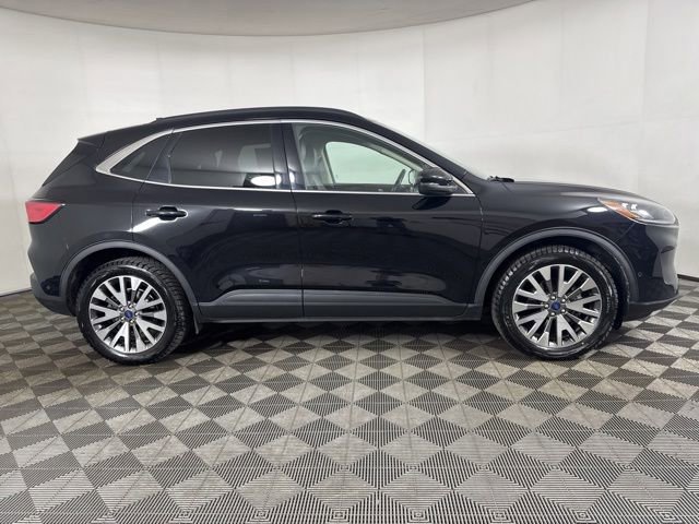 Certified 2020 Ford Escape Titanium AWD/4WD image 2
