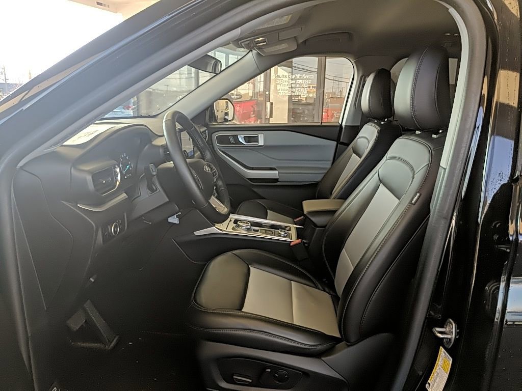 Certified 2024 Ford Explorer XLT w/ Equipment Group 202A image 13