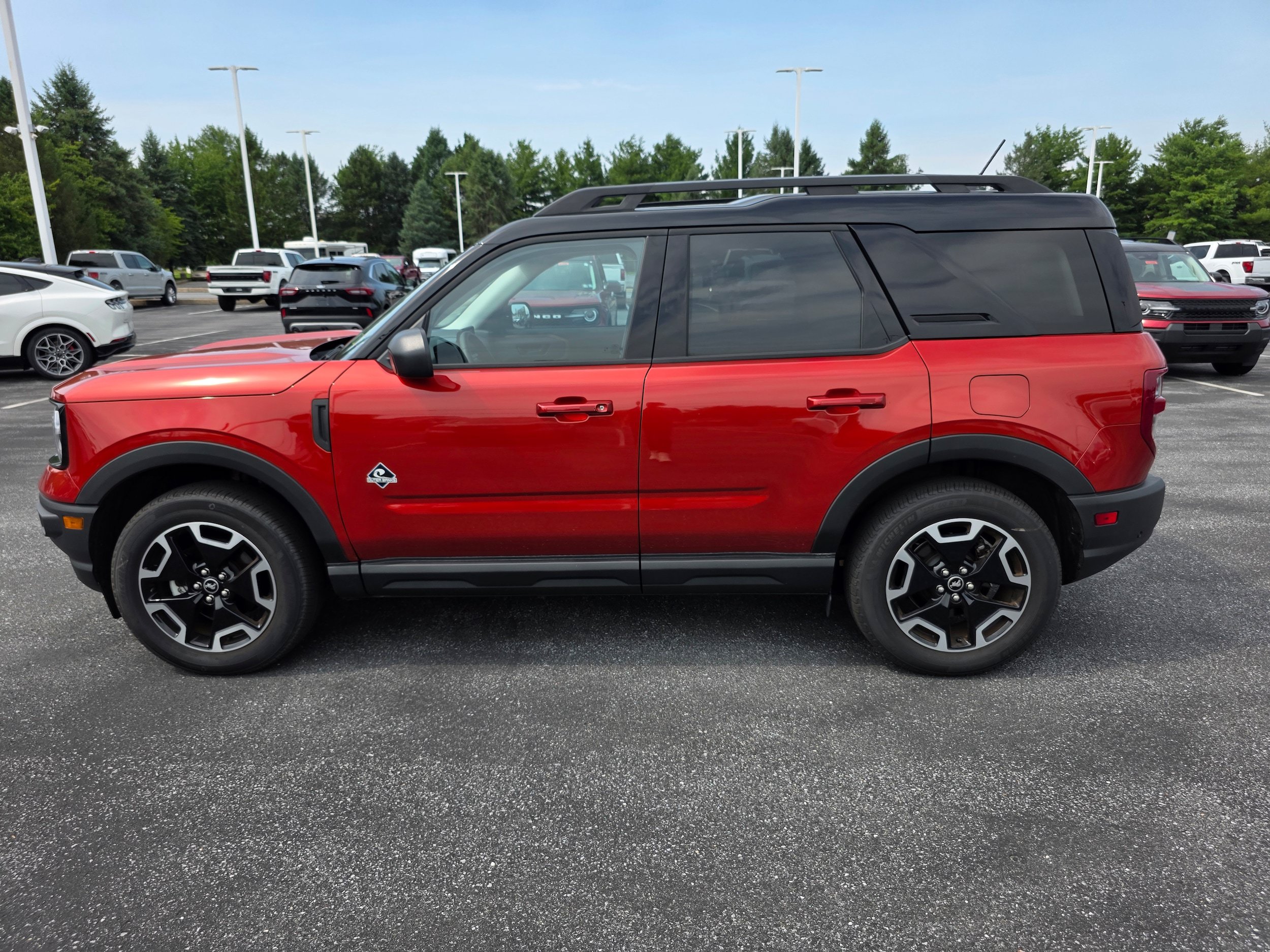 Certified 2024 Ford Bronco Sport Outer Banks AWD/4WD image 2
