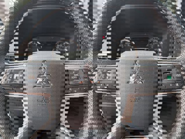 Used 2024 Mitsubishi Outlander SE image 20