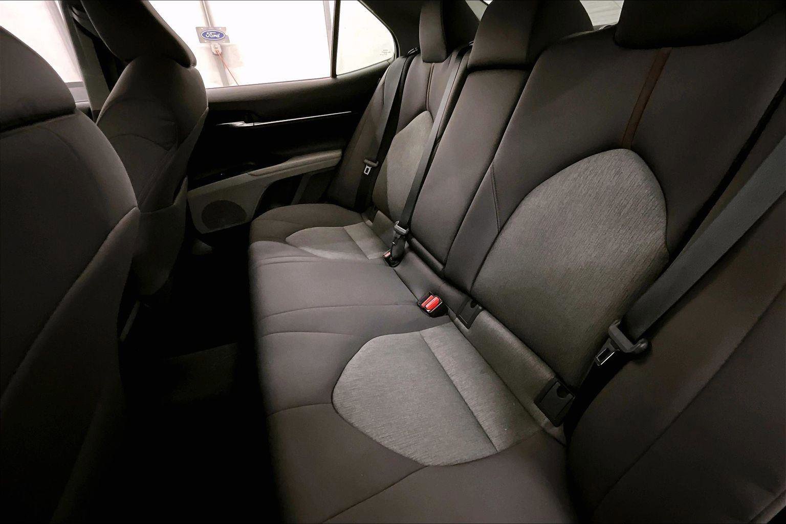 Used 2020 Toyota Camry LE image 25