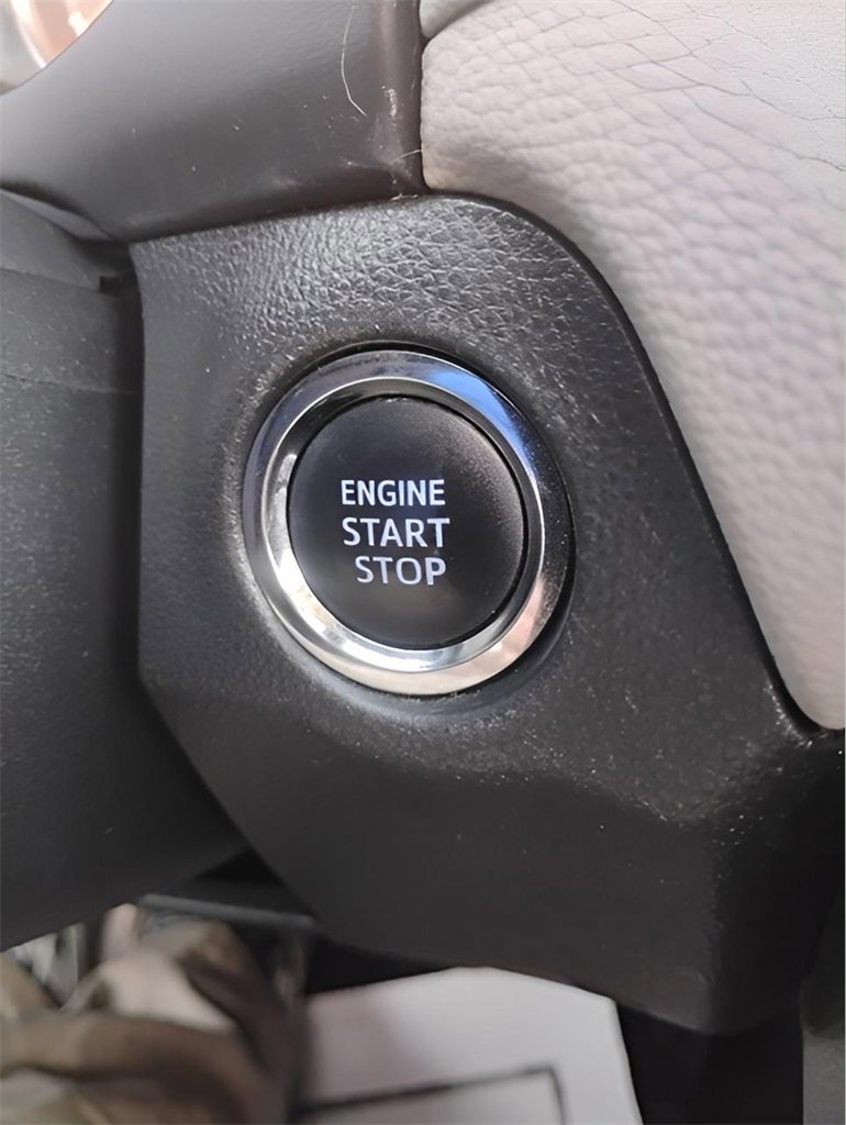 Used 2019 Toyota RAV4 XLE image 28