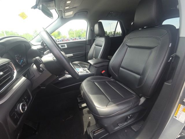 Certified 2023 Ford Explorer XLT w/ Equipment Group 202A AWD/4WD image 25