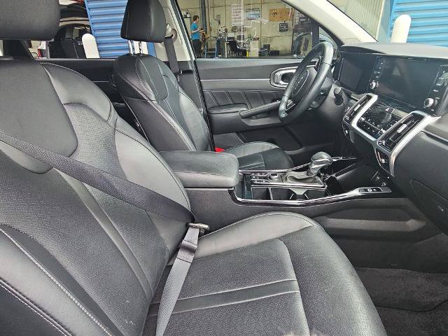 Used 2023 Kia Sorento SX AWD/4WD image 10
