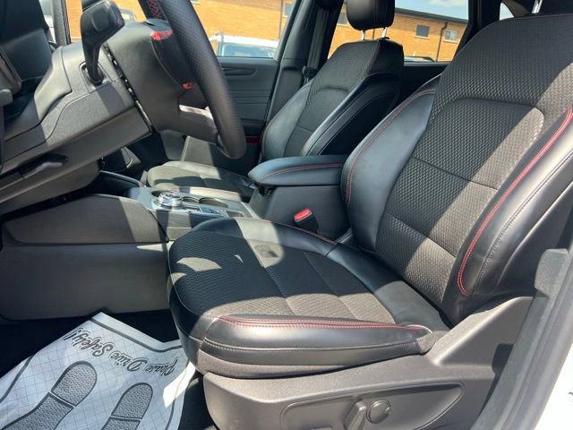 Certified 2024 Ford Escape ST-Line w/ Tech Pack #1 AWD/4WD image 18