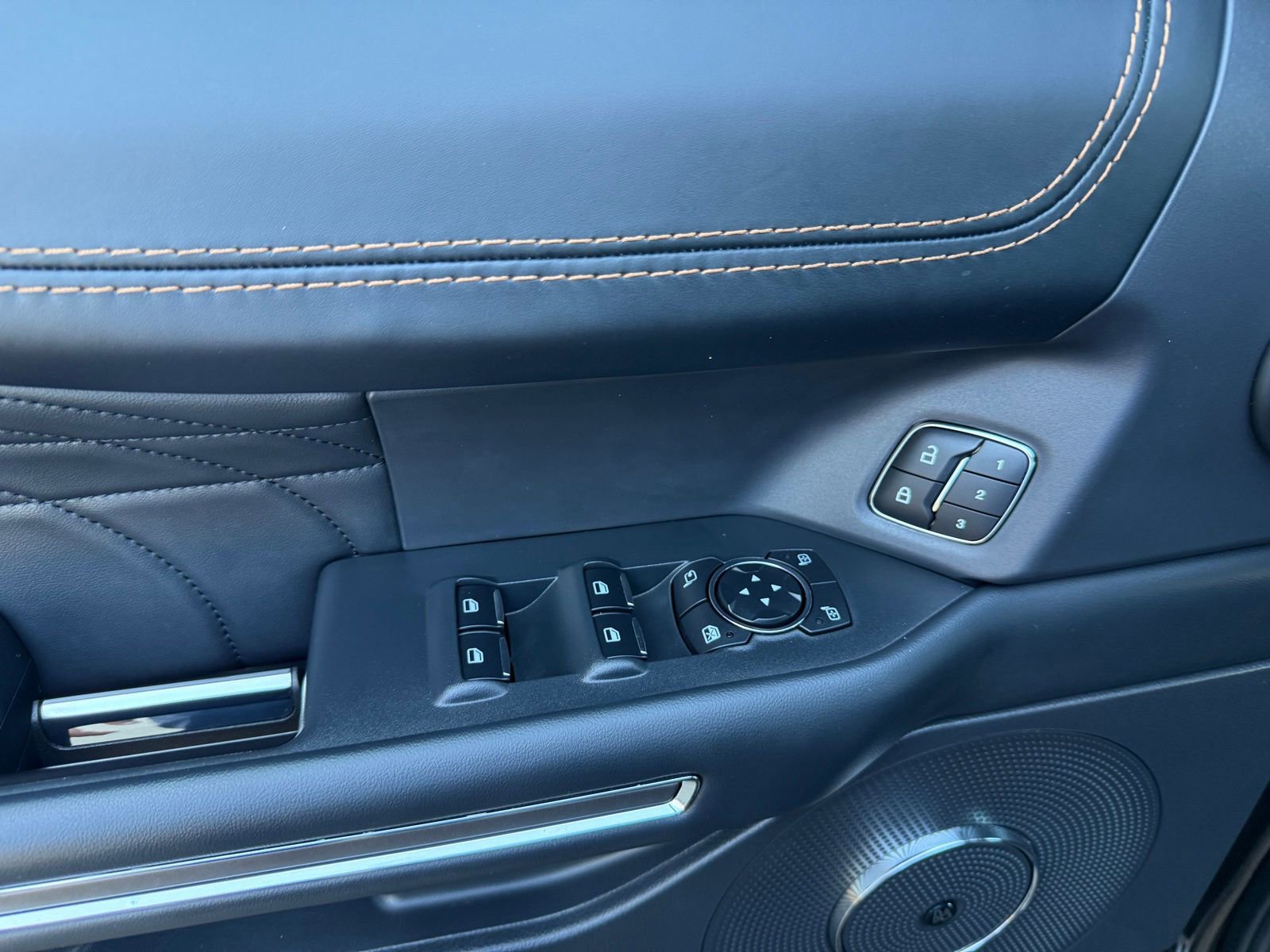 Certified 2023 Ford Expedition Max Platinum image 14