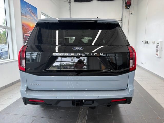 Certified 2025 Ford Expedition Active AWD/4WD image 5