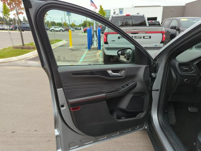 Certified 2024 Ford Escape ST-Line AWD/4WD image 27