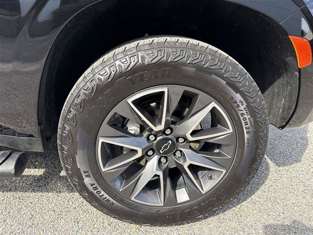 Used 2024 Chevrolet Tahoe Z71 w/ Luxury Package AWD/4WD image 19