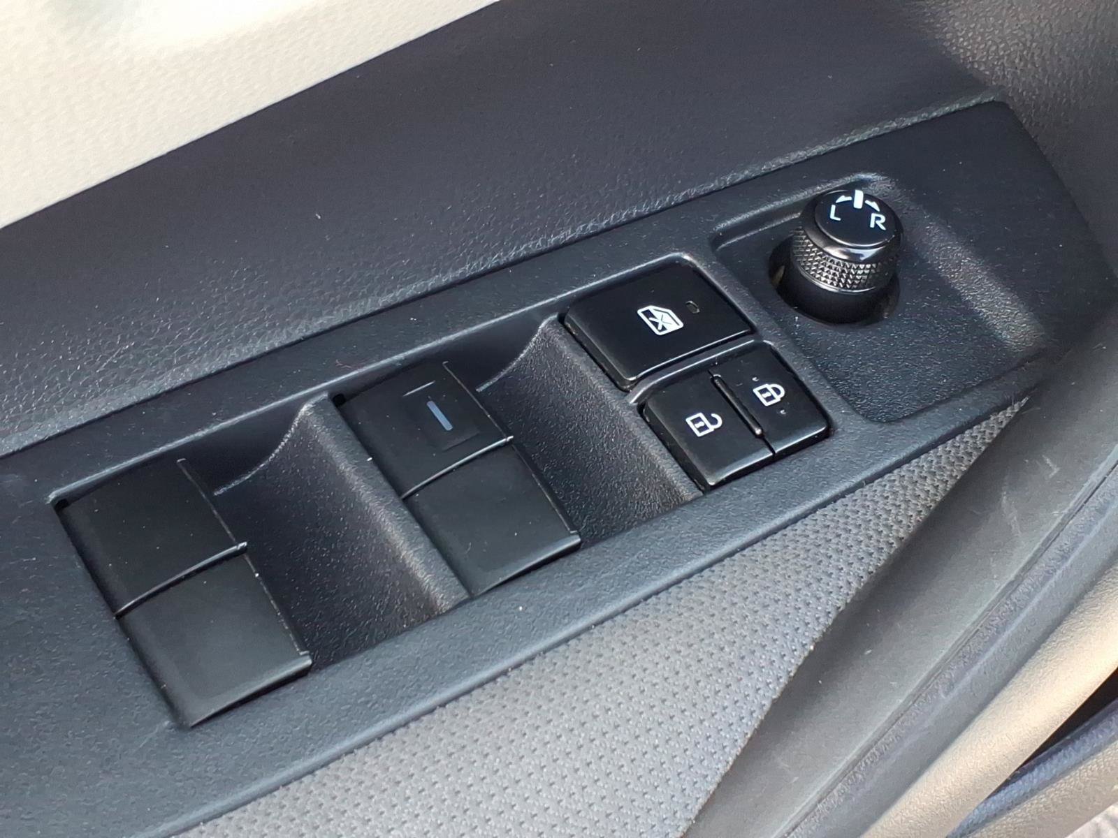 Used 2021 Toyota Corolla LE w/ Carpet Mat Package (TMS) FWD image 12