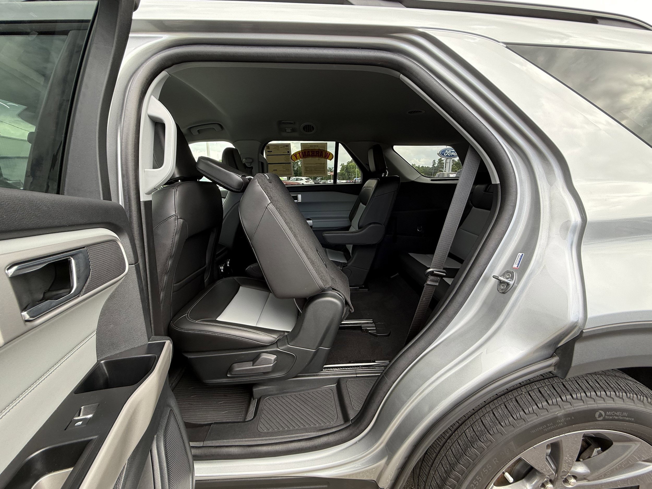 Certified 2023 Ford Explorer XLT w/ Equipment Group 202A AWD/4WD image 22