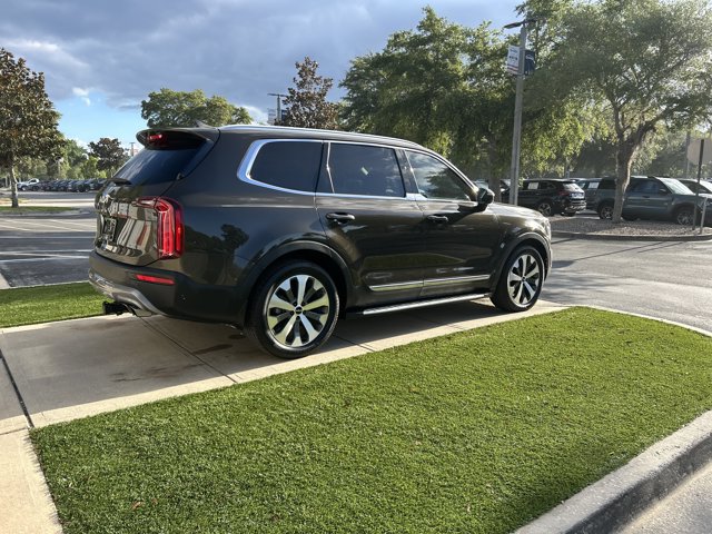 Used 2022 Kia Telluride EX w/ EX Premium Package FWD image 5