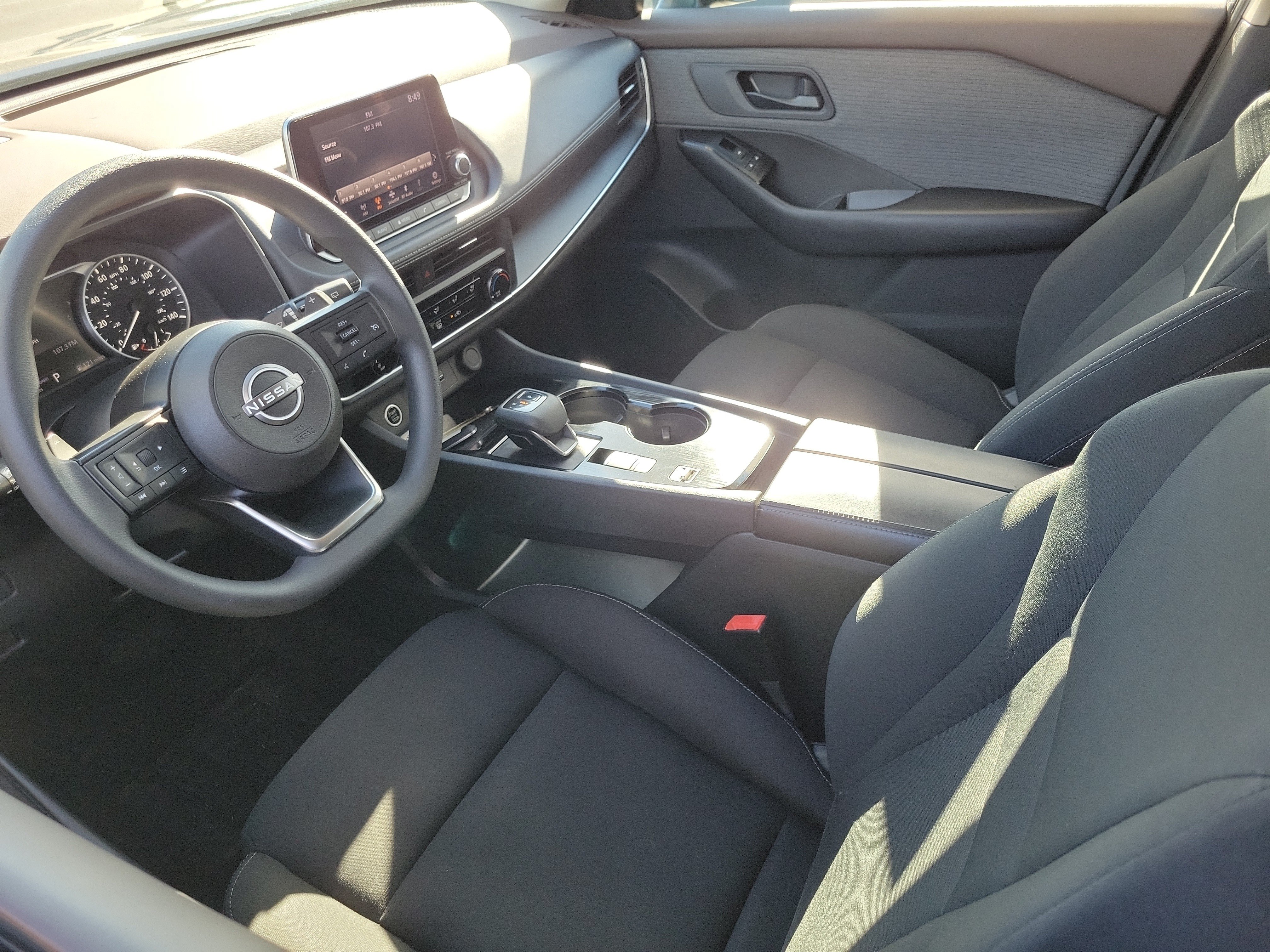 Used 2023 Nissan Rogue S FWD image 3