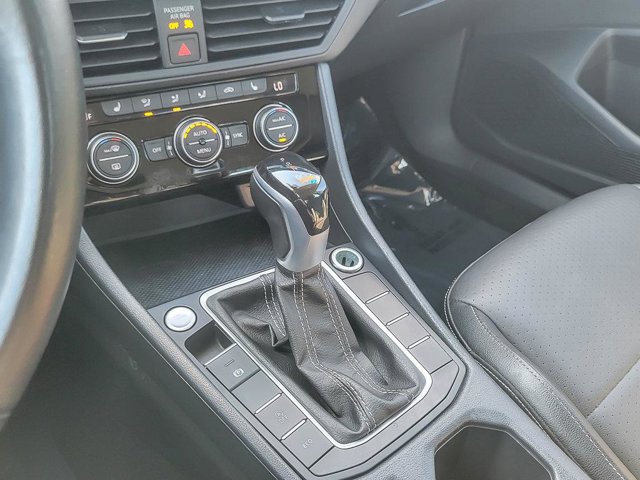 Used 2024 Volkswagen Jetta SE FWD image 24