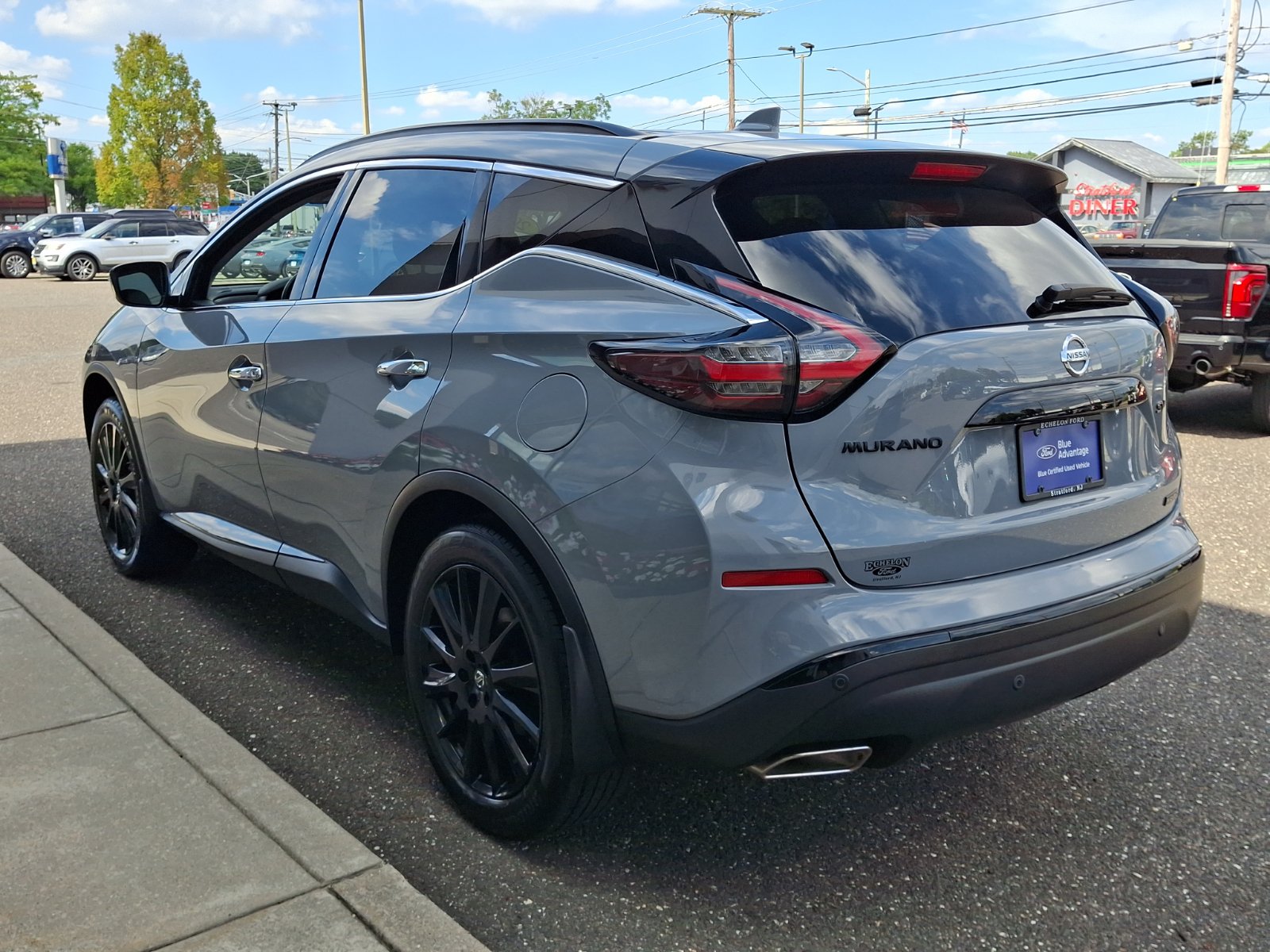 Used 2022 Nissan Murano SV w/ SV Midnight Edition Package FWD image 4