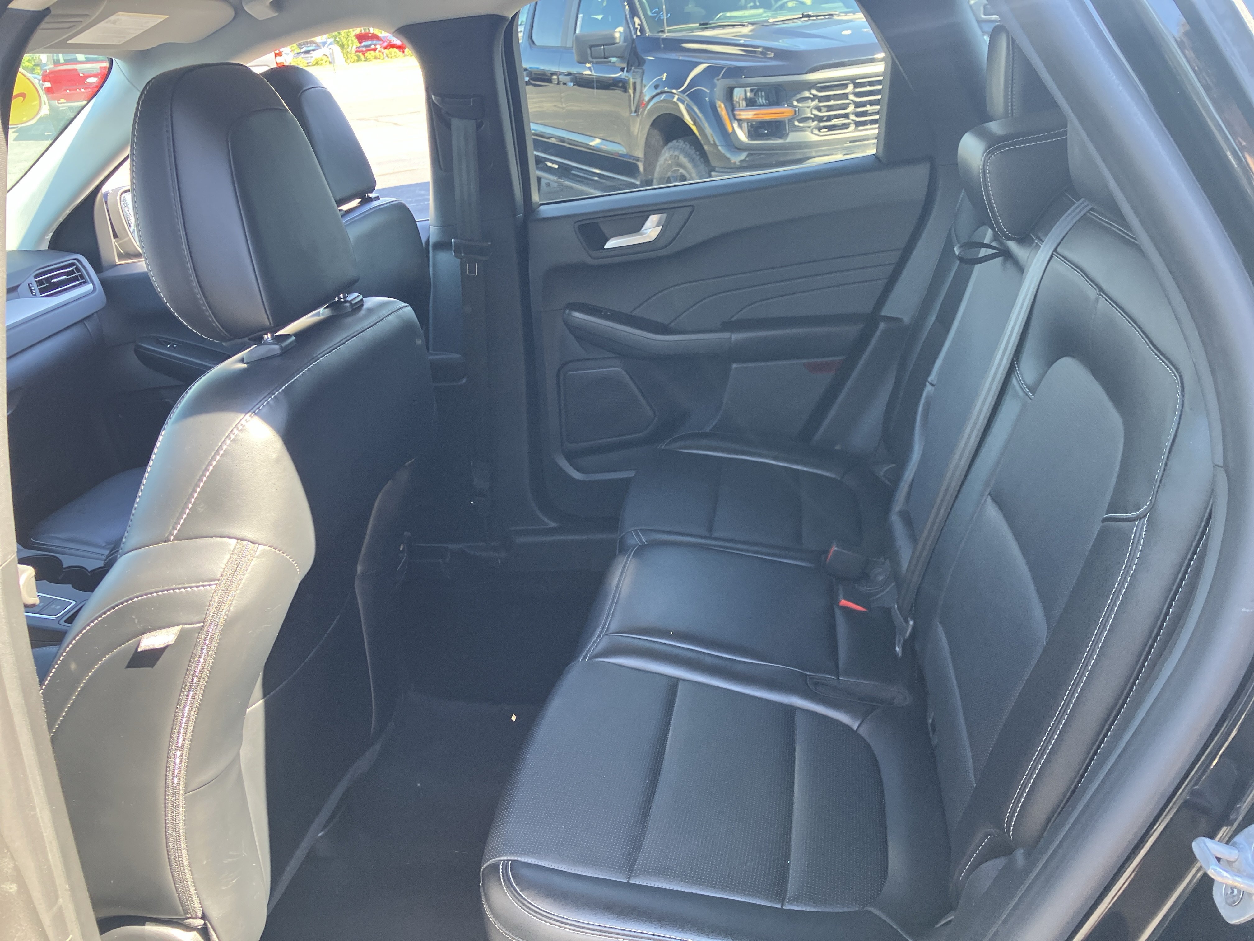 Certified 2025 Ford Escape Platinum AWD/4WD image 16
