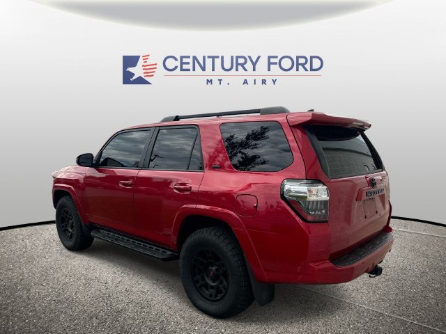 Used 2018 Toyota 4Runner SR5 AWD/4WD image 5