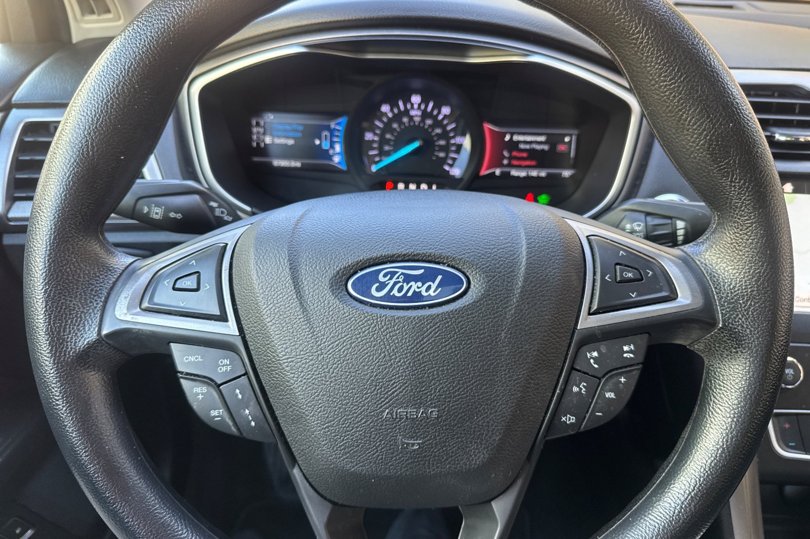 Certified 2019 Ford Fusion SE FWD image 22
