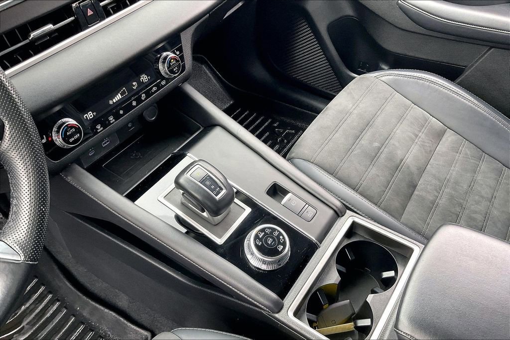 Used 2024 Mitsubishi Outlander SE image 15