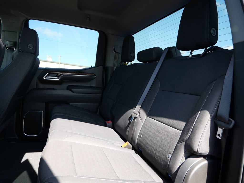 Used 2025 Chevrolet Silverado 1500 LT AWD/4WD image 11