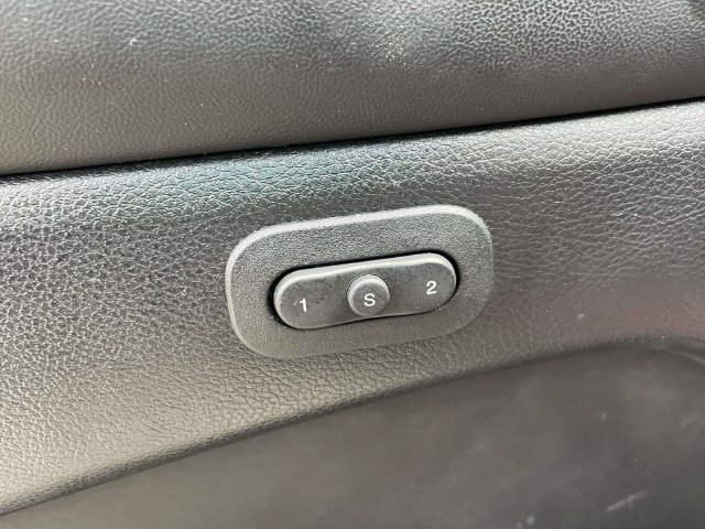 Used 2022 Jeep Grand Cherokee Limited AWD/4WD image 13