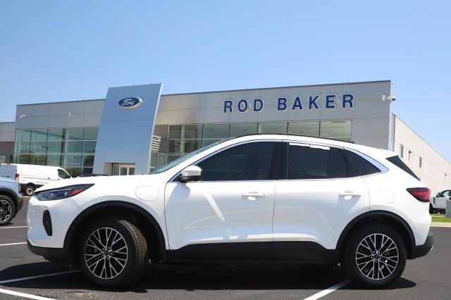 Certified 2025 Ford Escape SE w/ PHEV Premium Package FWD image 3