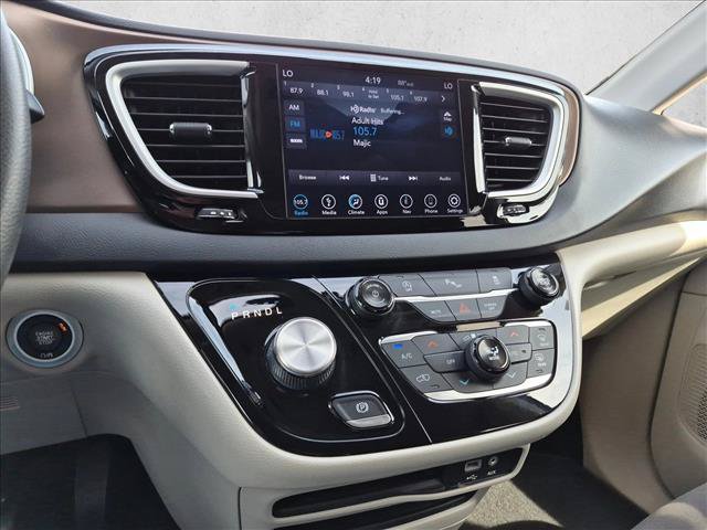 Used 2018 Chrysler Pacifica Touring Plus FWD image 16