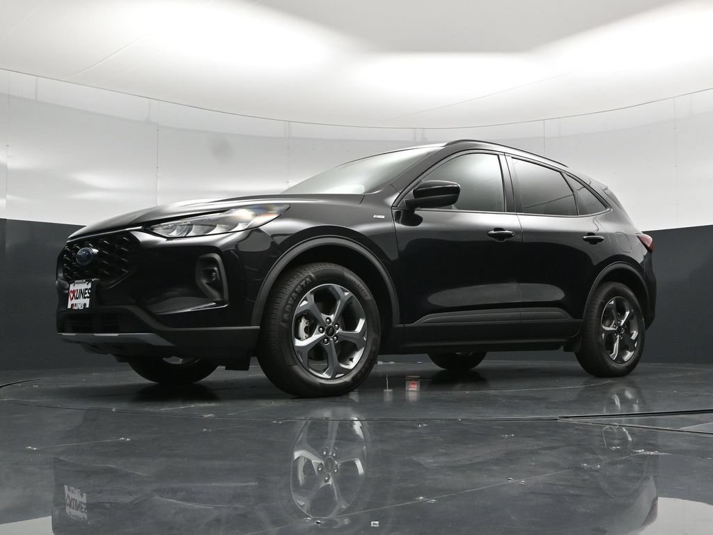 Certified 2025 Ford Escape ST-Line Select AWD/4WD image 47