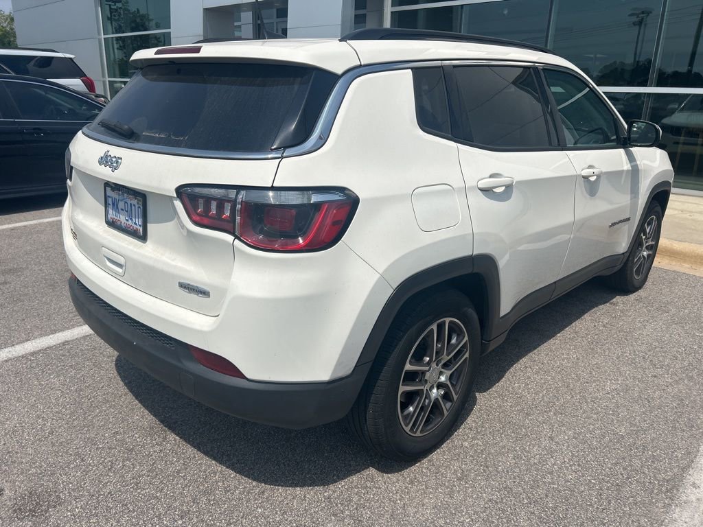 Used 2019 Jeep Compass Latitude FWD image 2