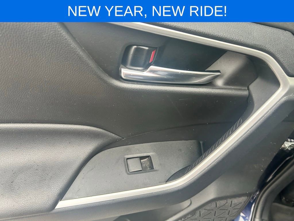 Used 2021 Toyota RAV4 XLE image 17