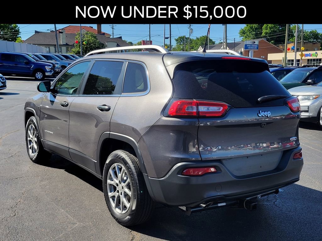 Used 2018 Jeep Cherokee Latitude Plus w/ Cold Weather Group AWD/4WD image 3