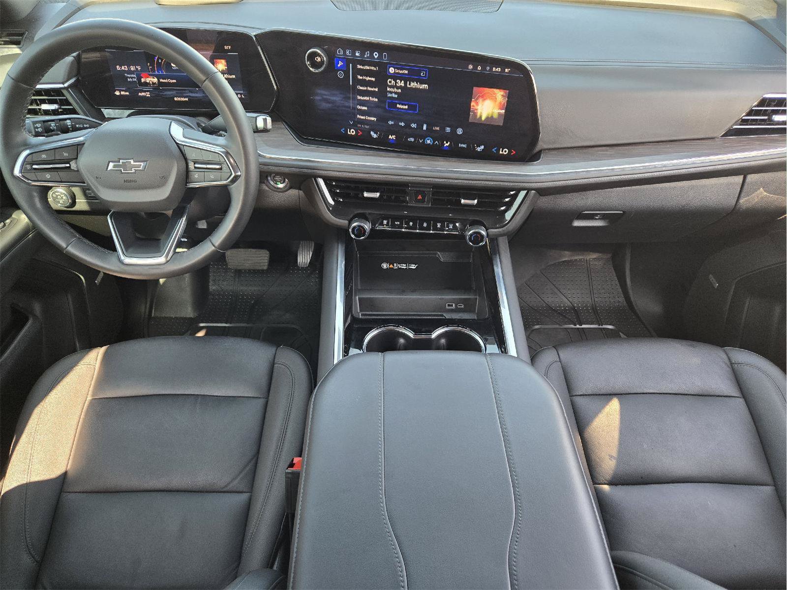 Used 2025 Chevrolet Tahoe Z71 w/ Comfort Package AWD/4WD image 24
