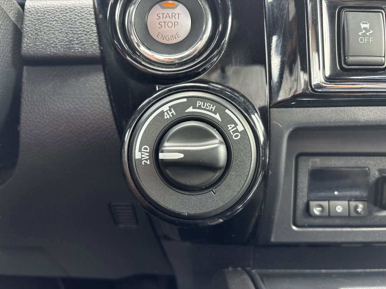 Used 2023 Nissan Titan Platinum Reserve w/ Off Road Protection Package image 30