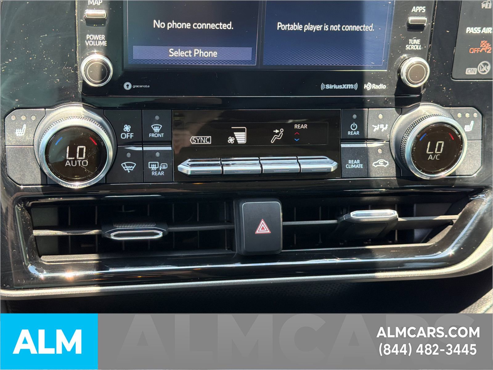 Used 2022 Toyota Highlander XLE FWD image 36