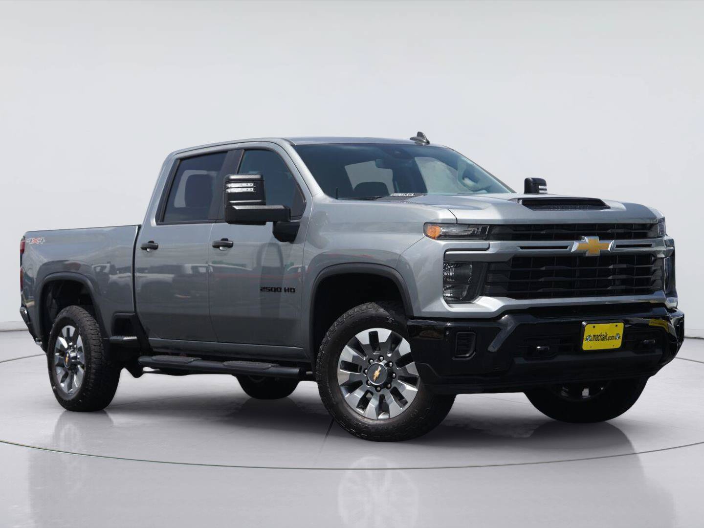Used 2024 Chevrolet Silverado 2500 Custom w/ Custom Value Package AWD/4WD image 2