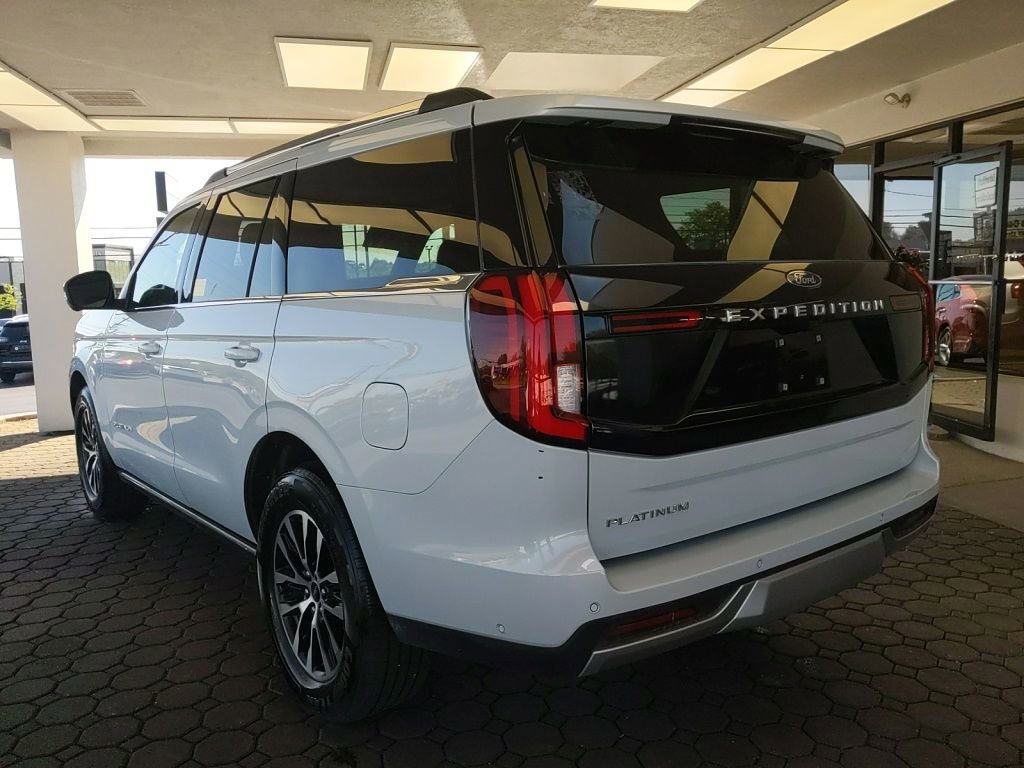 Certified 2025 Ford Expedition Platinum AWD/4WD image 9