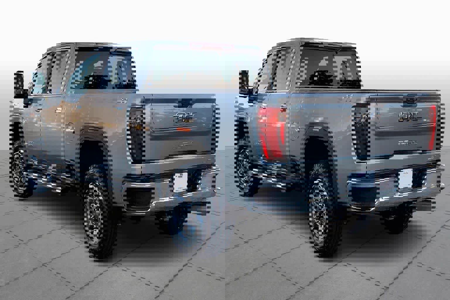 Used 2025 GMC Sierra 2500 SLT w/ SLT Convenience Package image 4