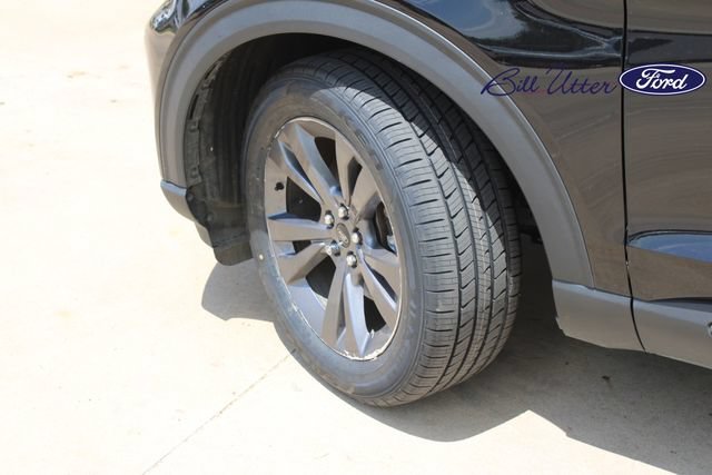 Certified 2023 Ford Explorer XLT w/ Equipment Group 202A RWD image 9