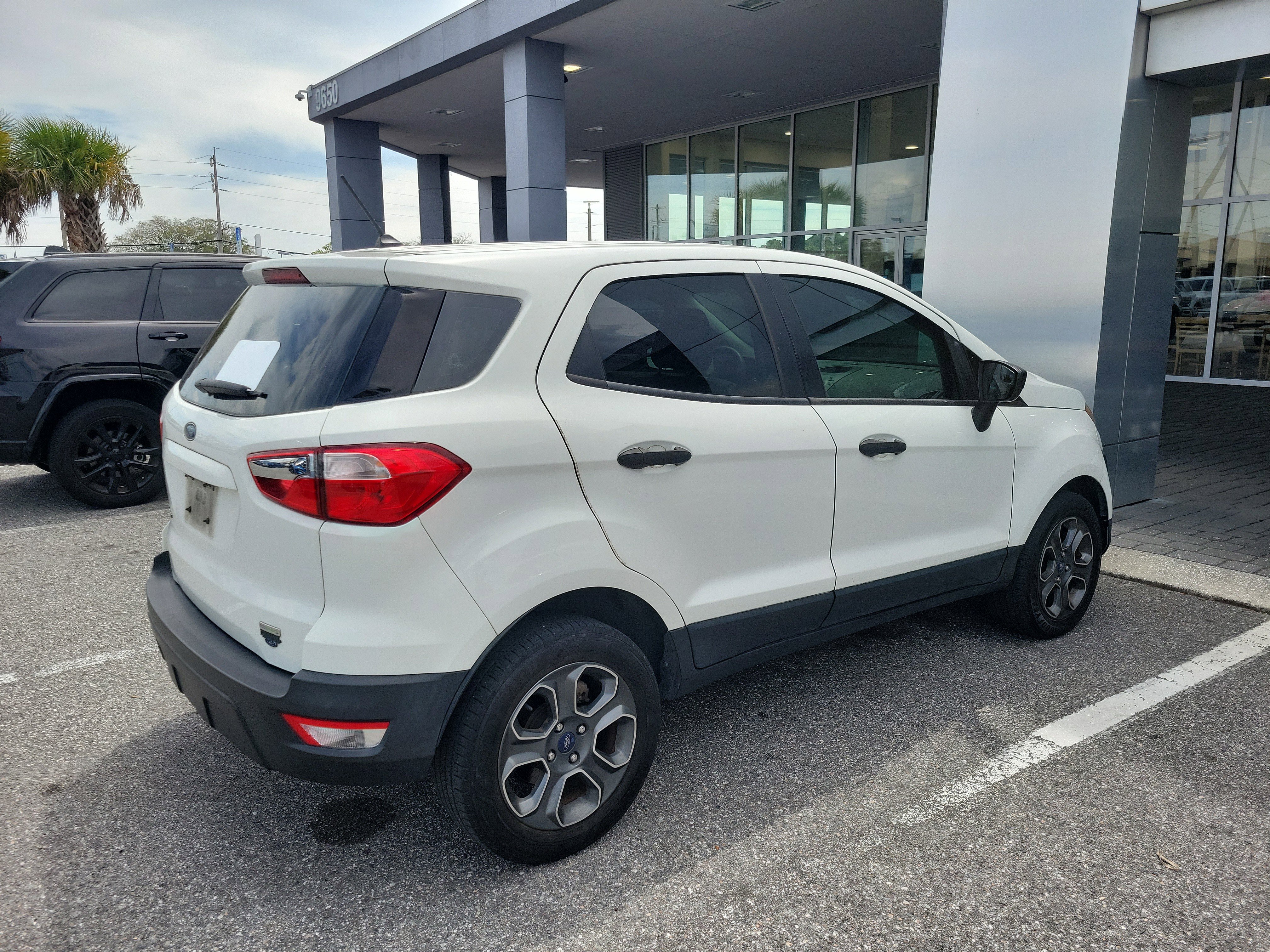 Certified 2018 Ford EcoSport S FWD image 3
