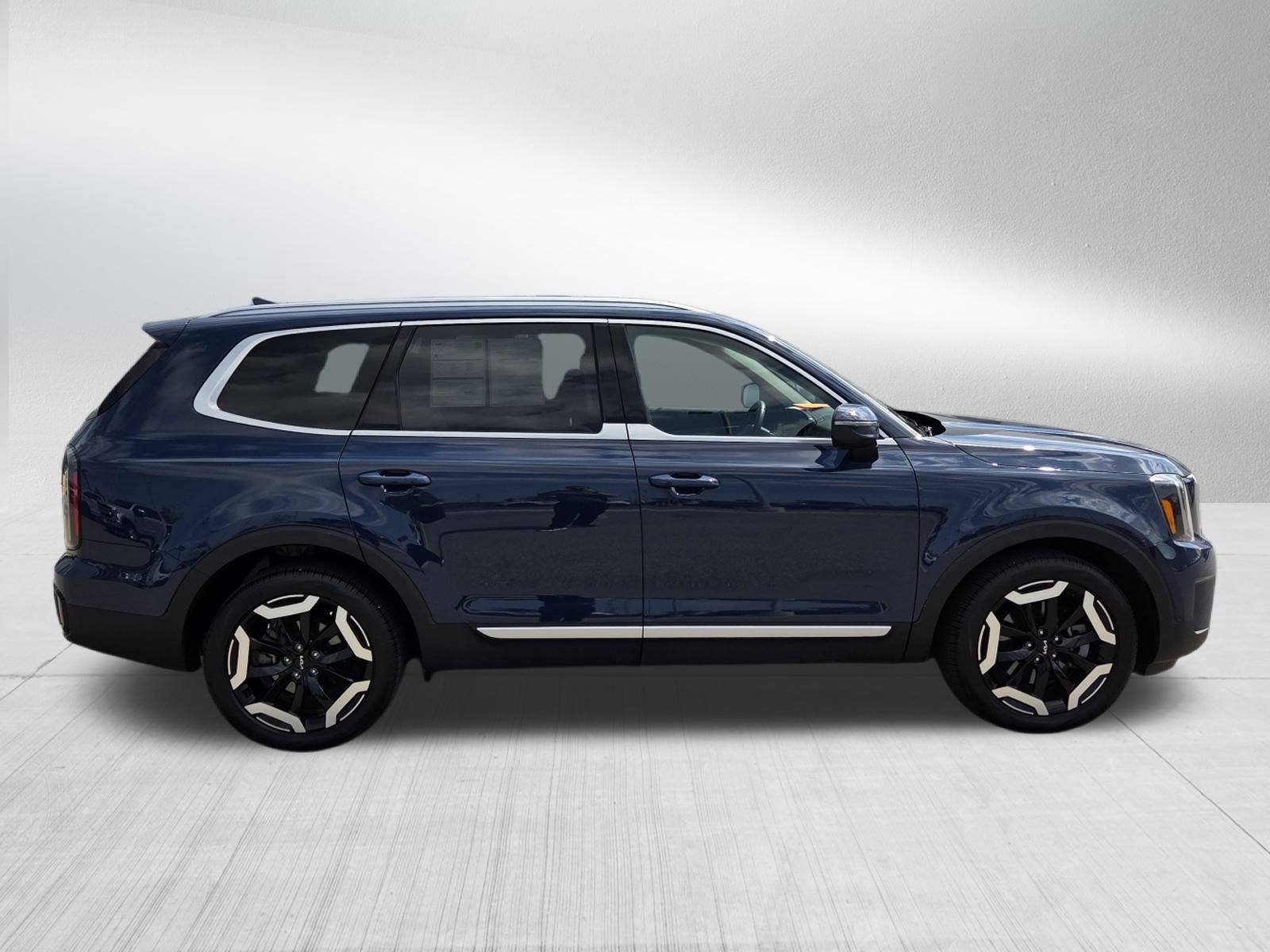Used 2024 Kia Telluride EX AWD/4WD image 8