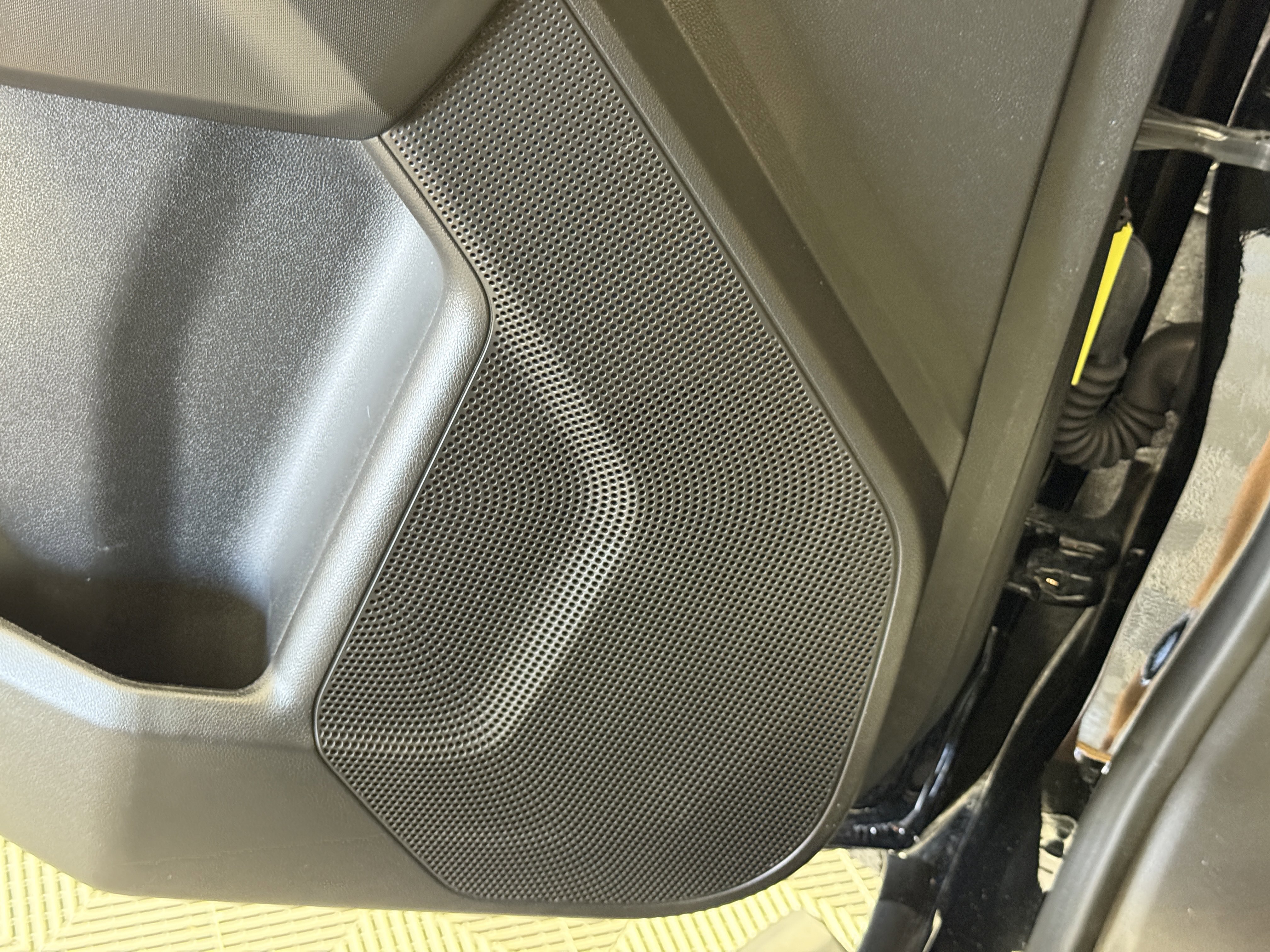 Used 2024 GMC Canyon Elevation w/ Convenience Package image 17