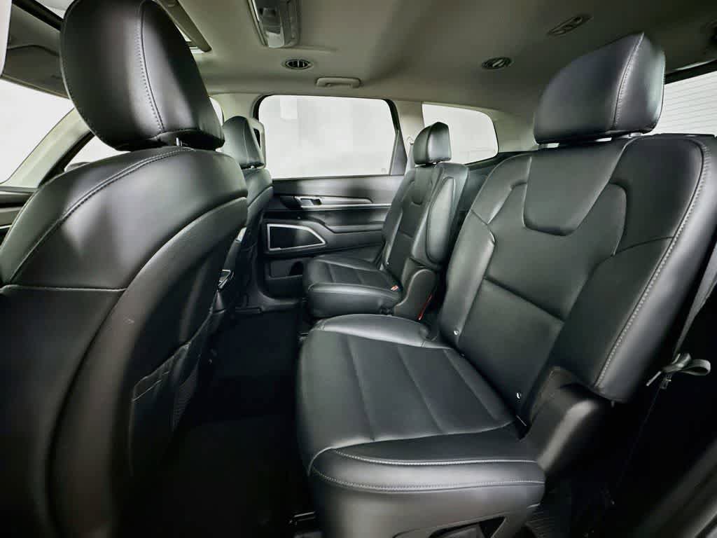 Used 2020 Kia Telluride S FWD image 14