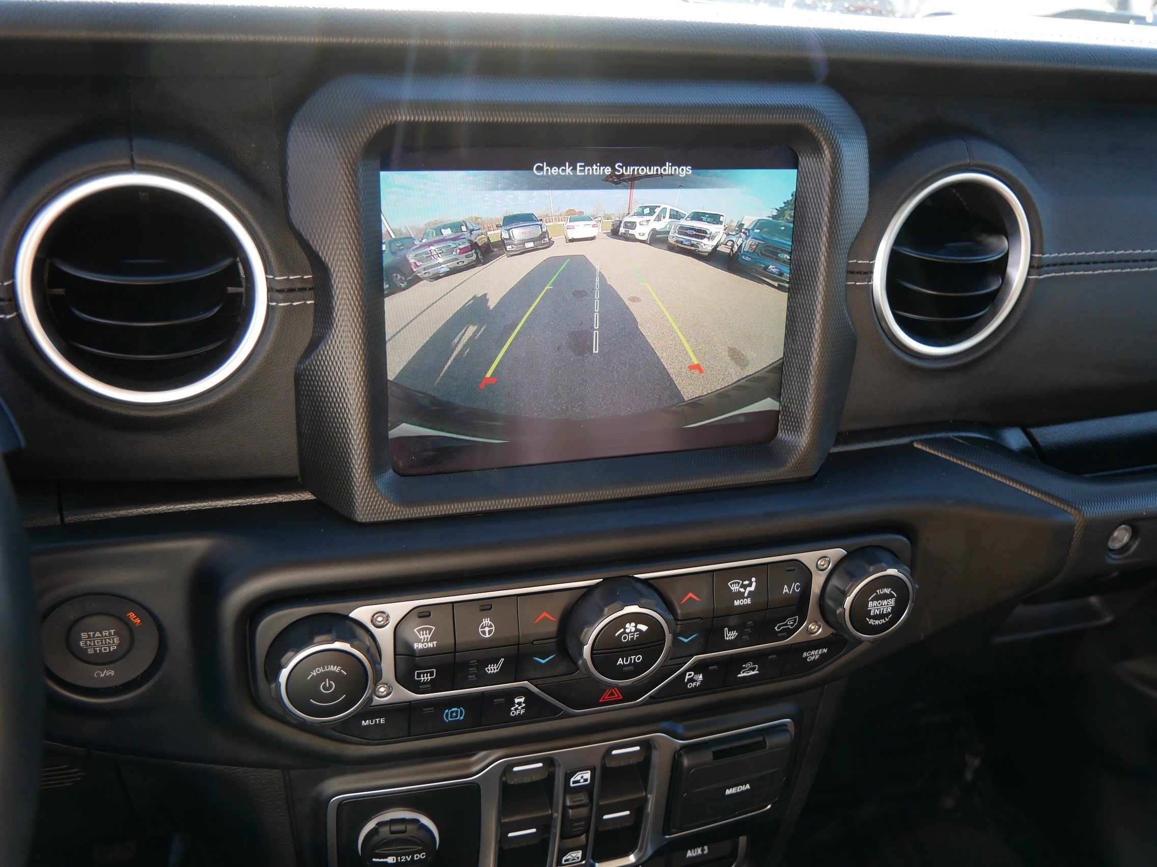 Used 2023 Jeep Wrangler Unlimited Rubicon 4xe w/ Safety Group image 31