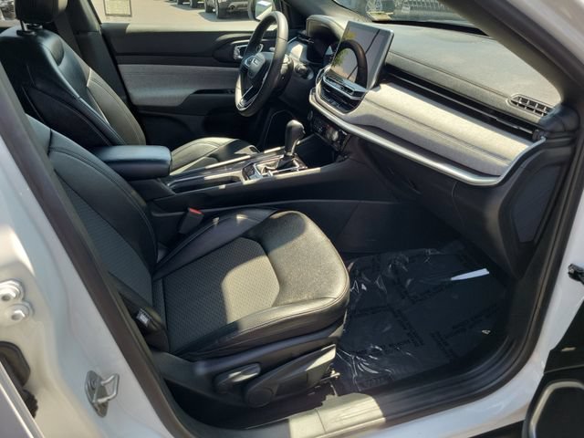 Used 2024 Jeep Compass Latitude AWD/4WD image 14