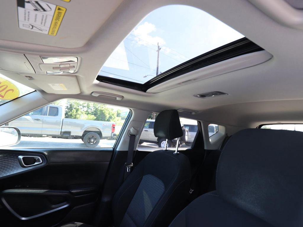 Used 2023 Kia Soul EX FWD image 9