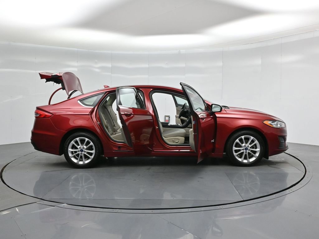 Certified 2019 Ford Fusion SE image 34