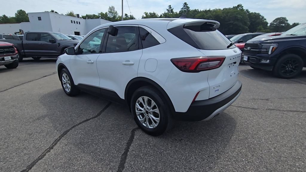 Certified 2023 Ford Escape Active AWD/4WD image 17