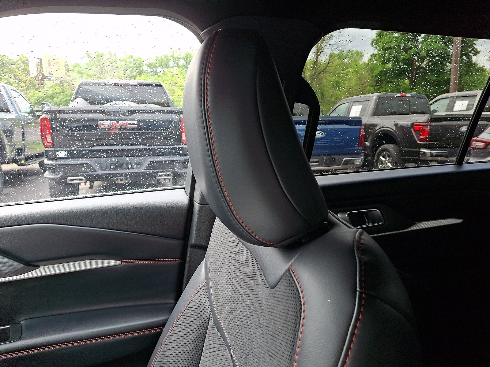 Certified 2025 Ford Explorer ST AWD/4WD image 17