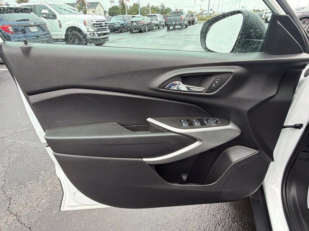 Used 2024 Chevrolet Trax LS FWD image 27