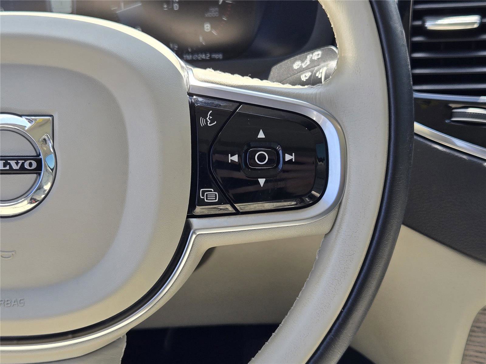 Used 2021 Volvo XC90 T6 Inscription w/ Advanced Package AWD/4WD image 27